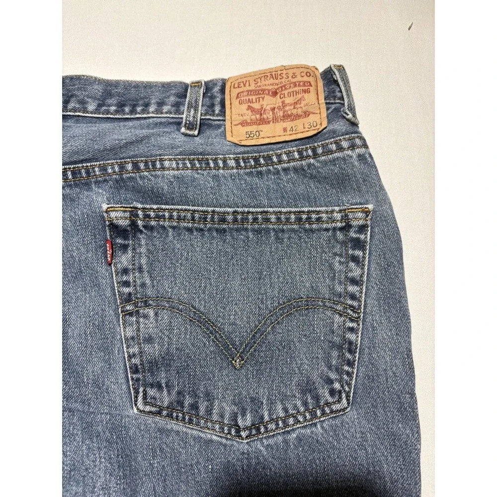 Levis 550 Relaxed Fit Jeans Mens 42x30 Blue Medium Wash Denim 550-0216